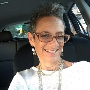 Meet your Posher, Lori